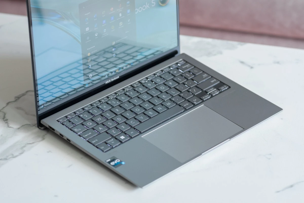 asus-s-13-oled-ux5304-11