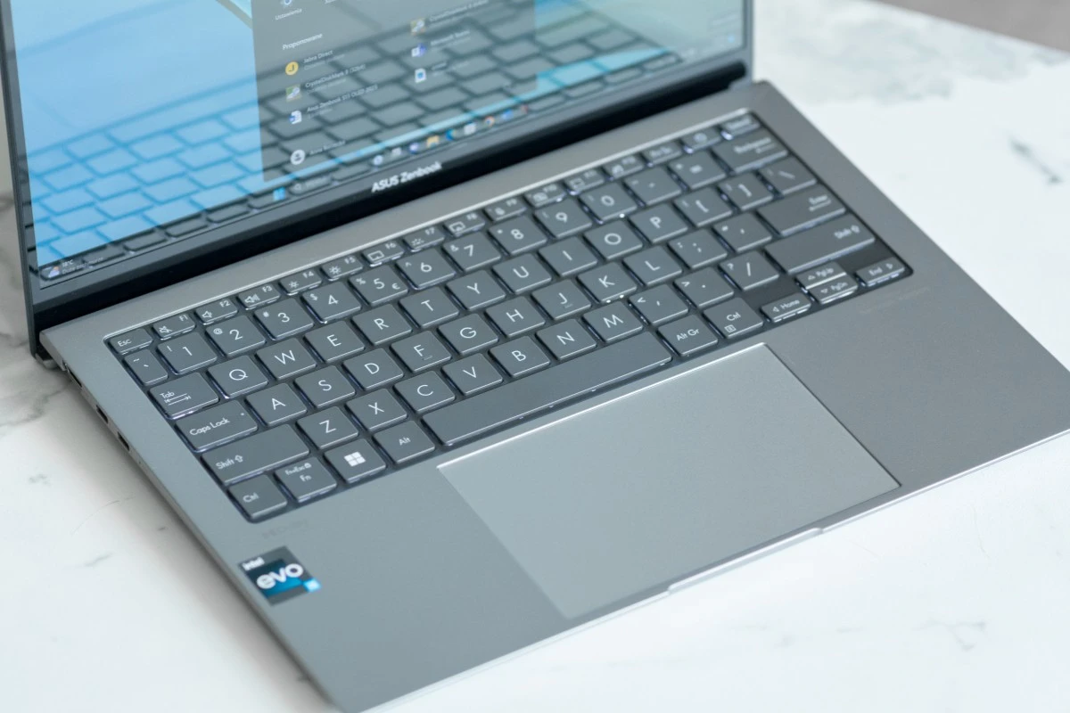 asus-s-13-oled-ux5304-12