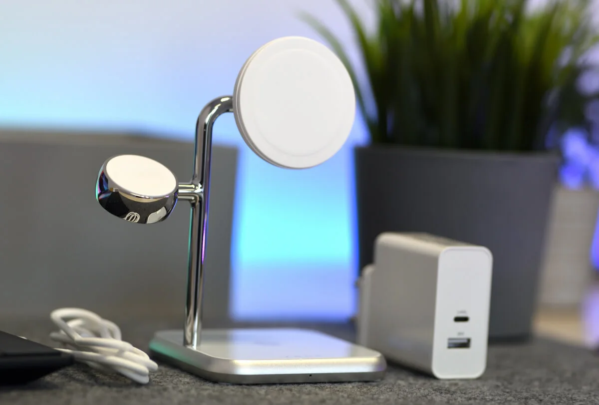 ZENS Aluminium 4w1 MagSafe 02 01