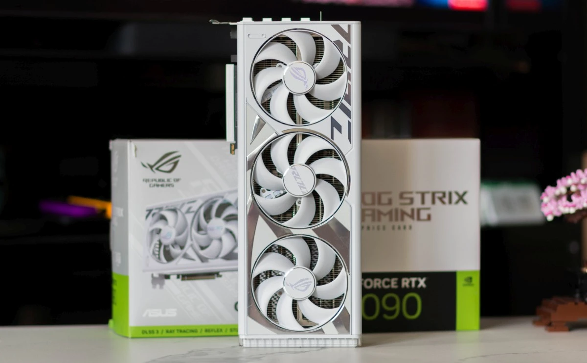 ASUS GeForce RTX 4090 ROG STRIX 1