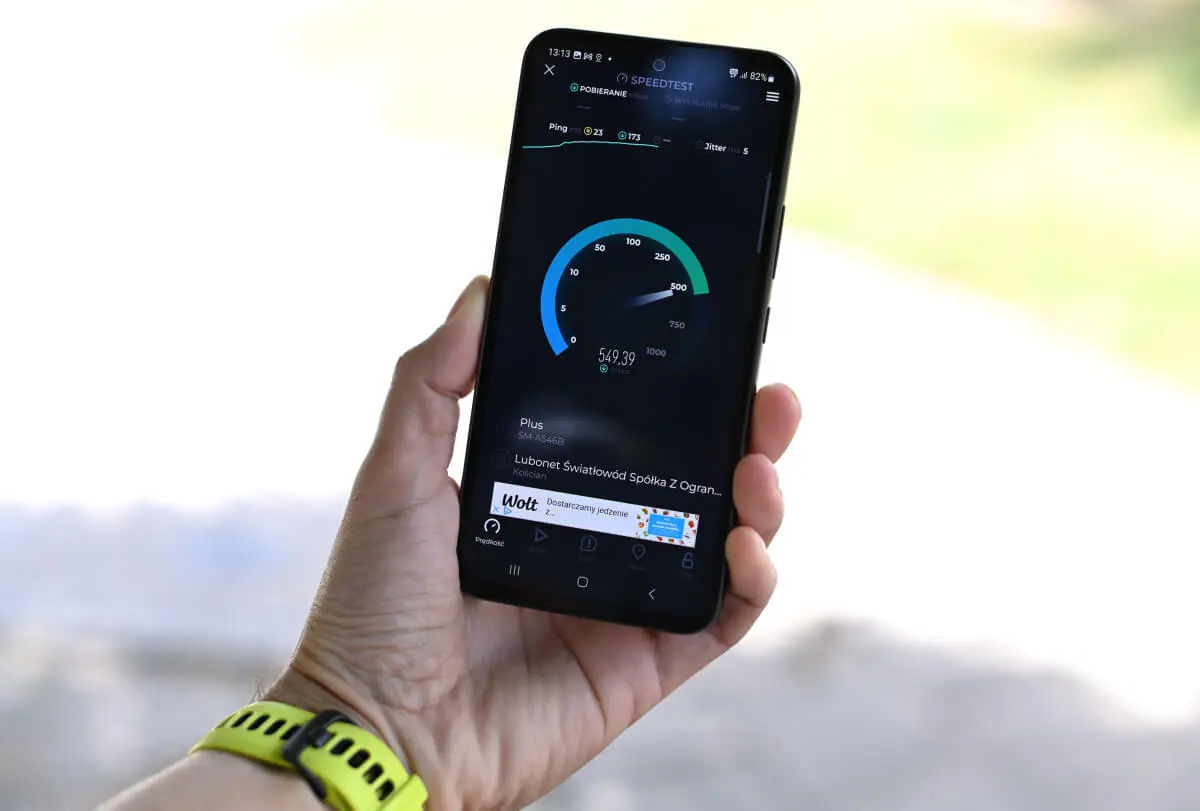 Pomiar prędkości pobierania w sieci 5G od Plusa za pomocą SpeedTest.pl.