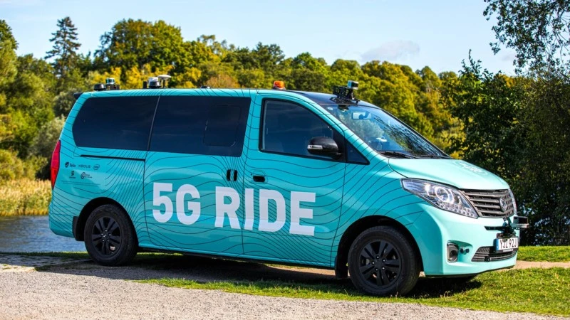 W Szwecji jeździ autonomiczny bus sterowany 5G. Można się nim przejechać