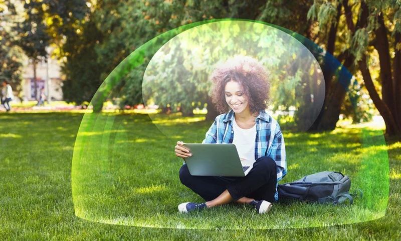 Ludzie płacą 1670 złotych za pendrive’y 128 MB chroniące przed 5G