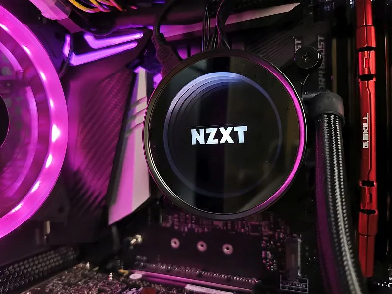 NZXT Kraken X52 9