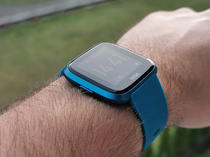 Fitbit Versa Lite 6