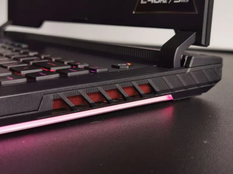 Asus ROG Strix Hero III 10