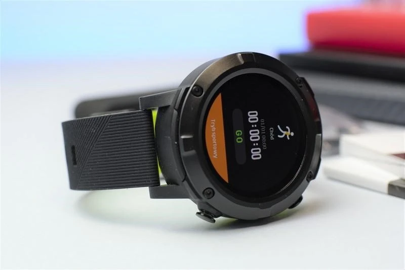 Motus AMOLED recenzja 10