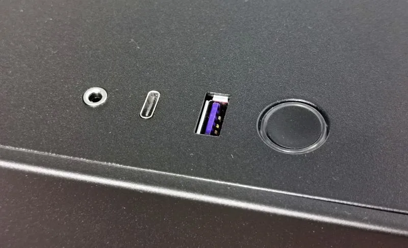 NZXT H210i recenzja 1