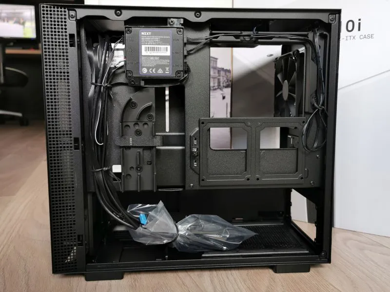 NZXT H210i recenzja 18
