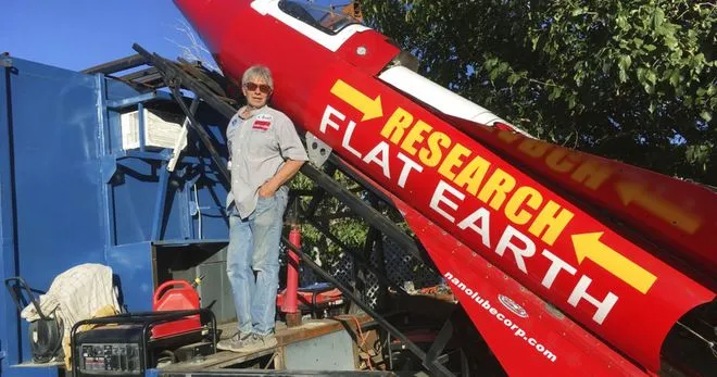 Amerykanin chciał udowodnić, że ziemia jest płaska. Omal nie zginął