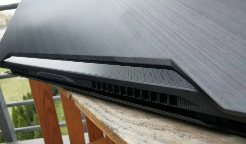 ASUS ROG Zephyrus GX502GW 10