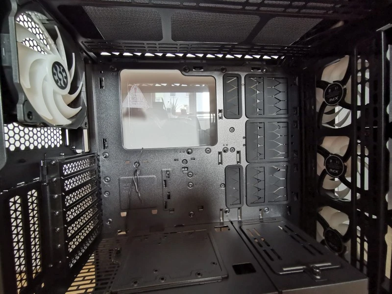 XPG Battlecruiser 18