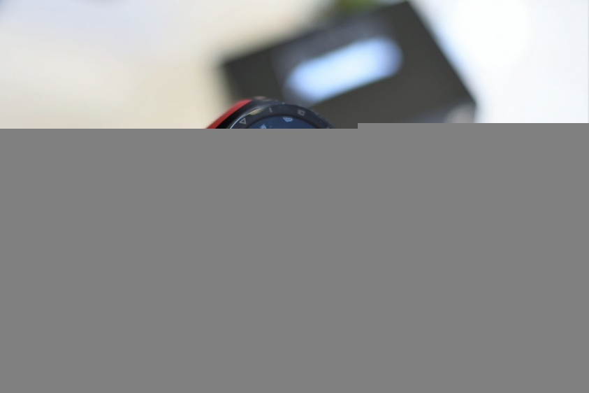 Ekran automatycznie dopasuje jasność do otoczenia