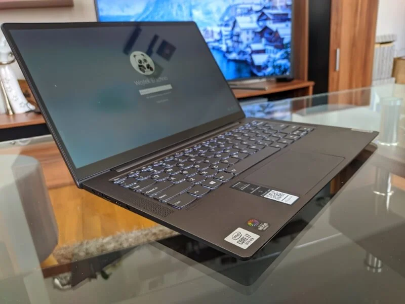 Lenovo Yoga S740