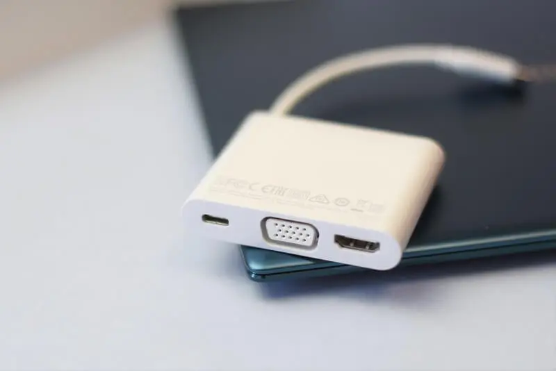 Huawei MateBoox X Pro 2020 - hub USB i przejściówka