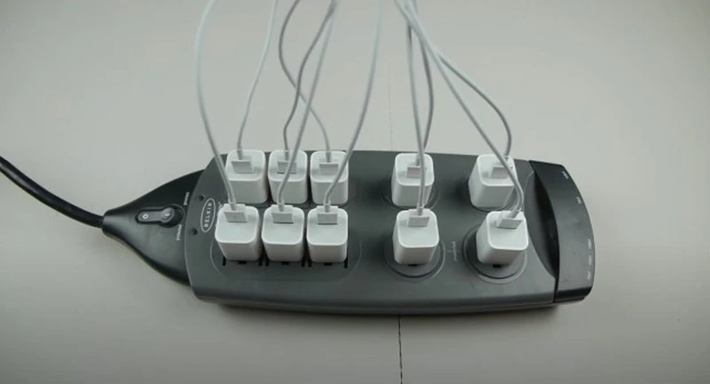 10 ladowarek iphone 0