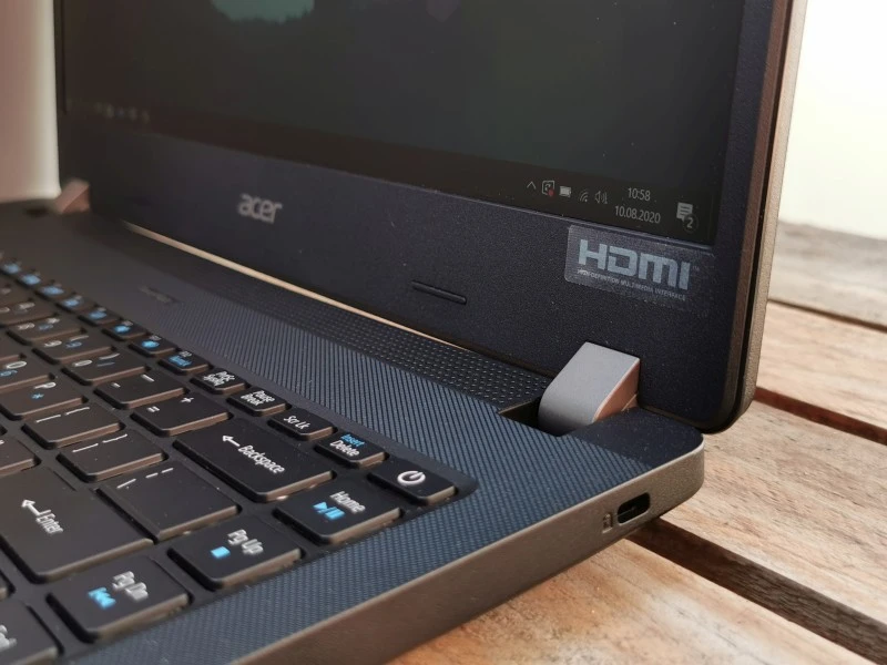 Acer TravelMate P2 11