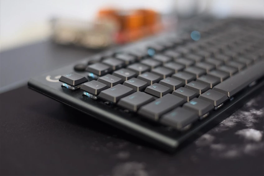 Logitech G915 TKL 2020 2