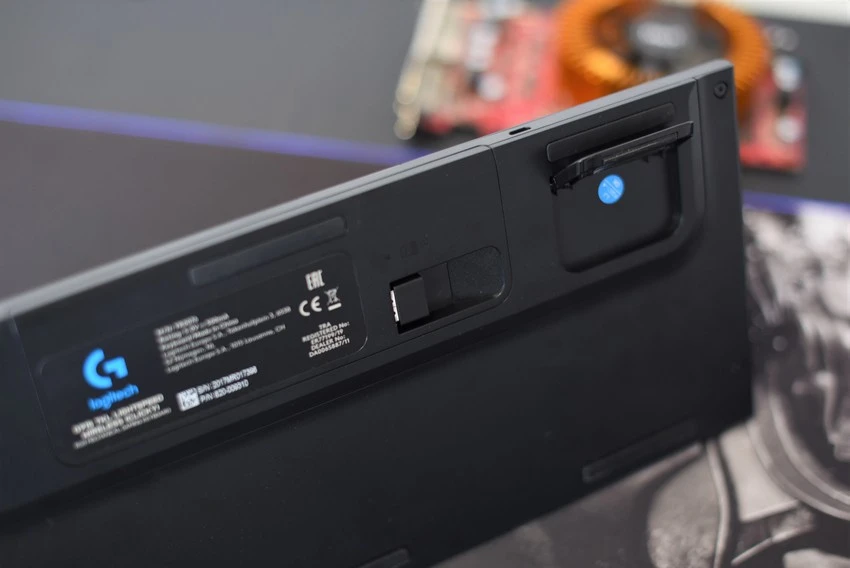 Logitech G915 TKL 2020 9