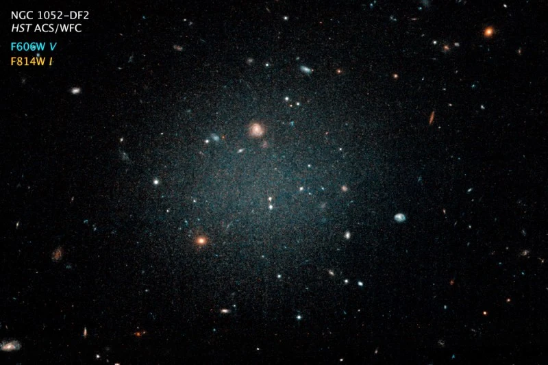 ngc-1052-df2