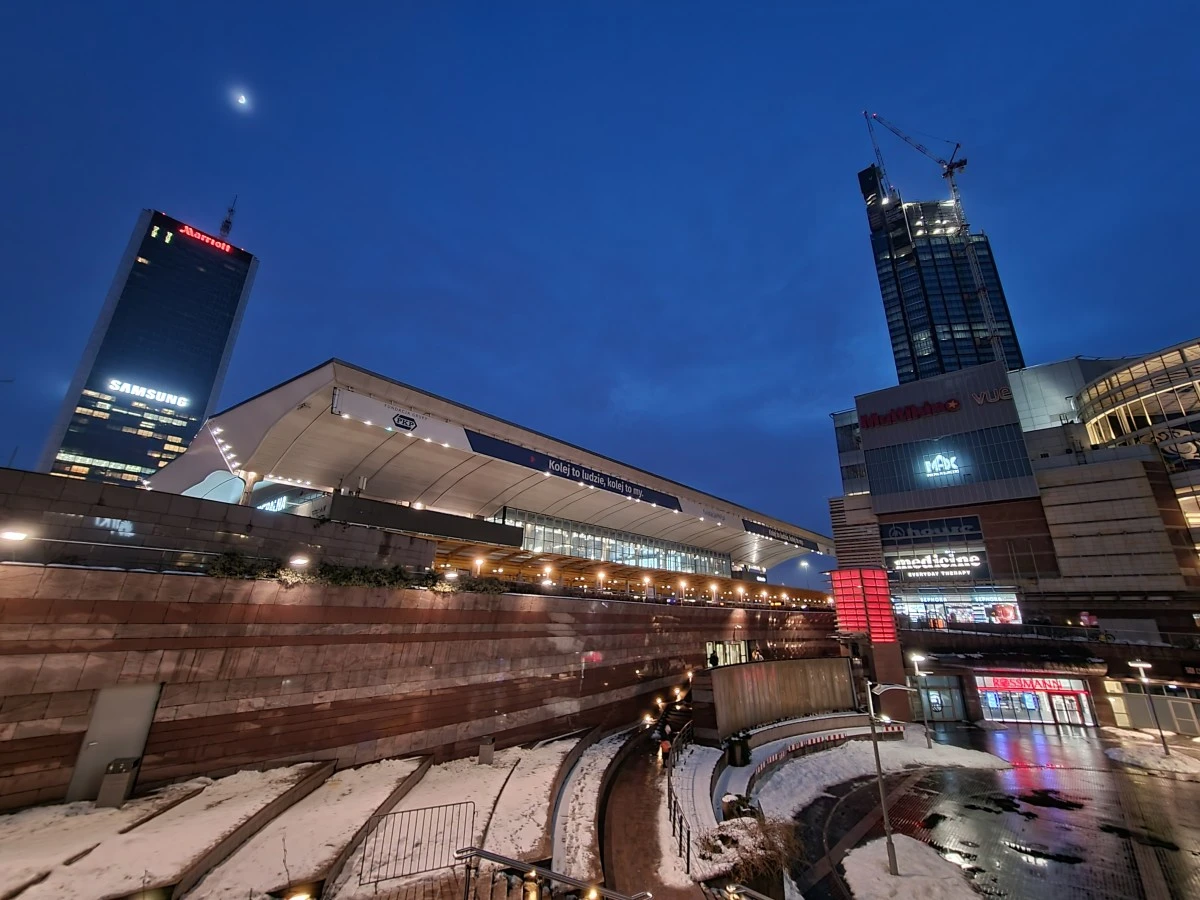 Samsung Galaxy S21 sample