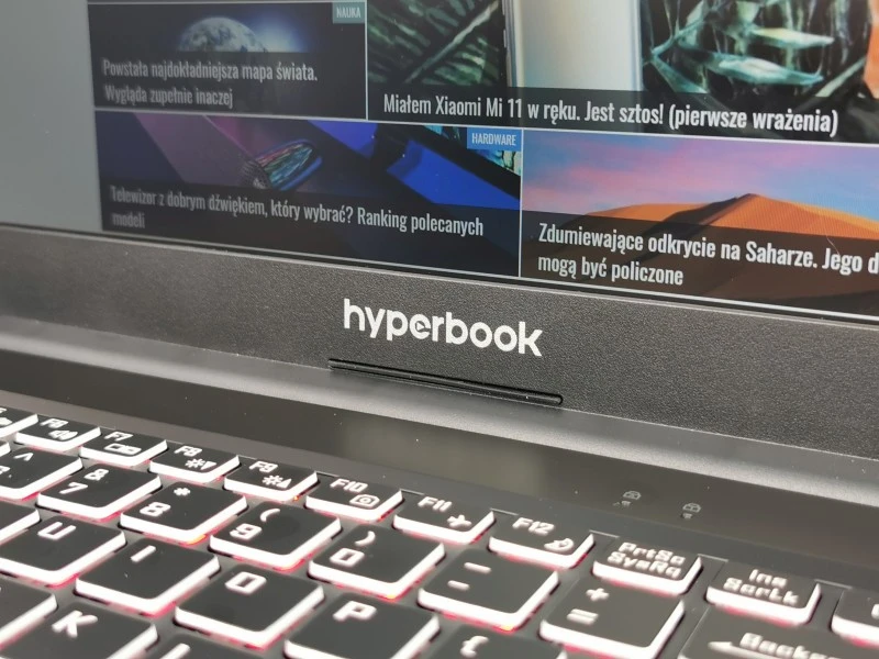 Hyperbook R15 Zen 4