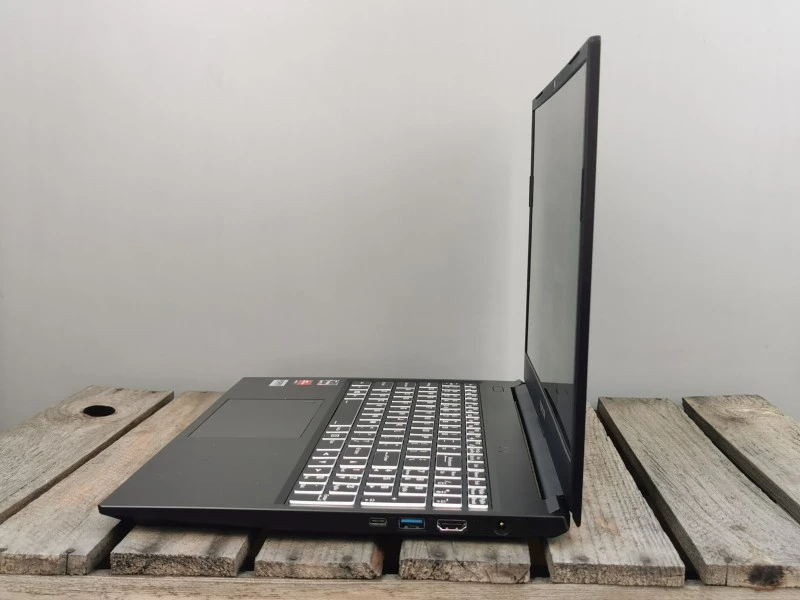 Hyperbook R15 Zen 9