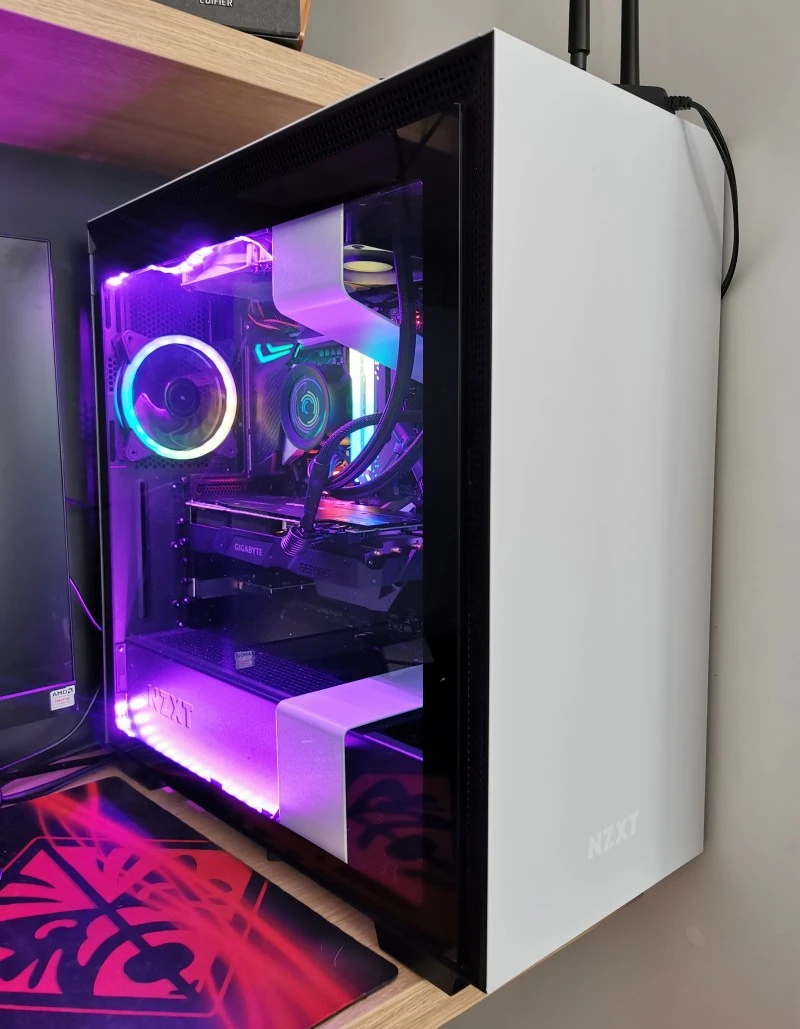 NZXT H710 1