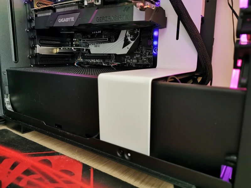 NZXT H710 9