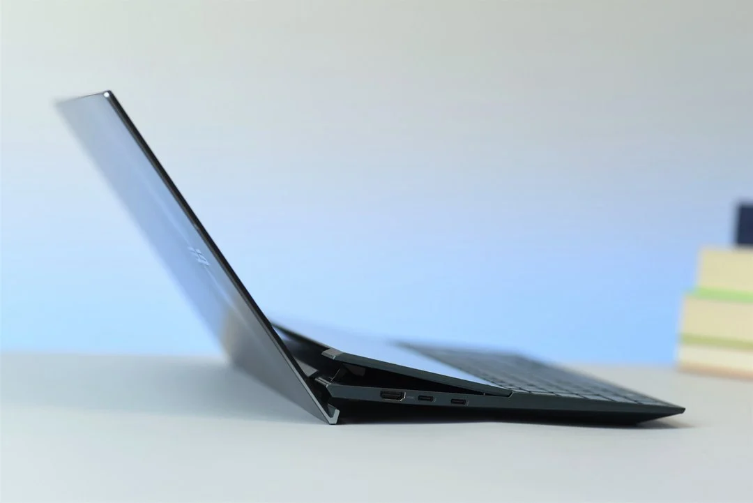ASUS ZenBook Duo UX482 6