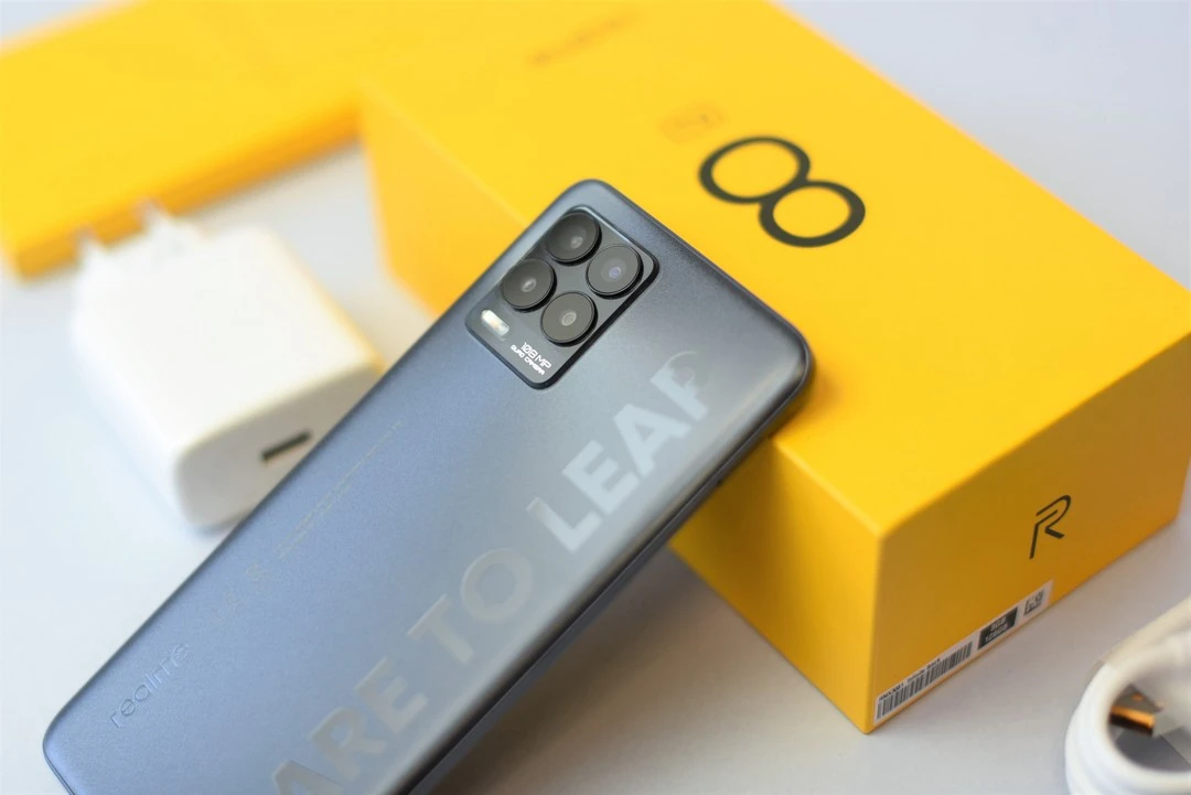 Realme 8 Pro 11