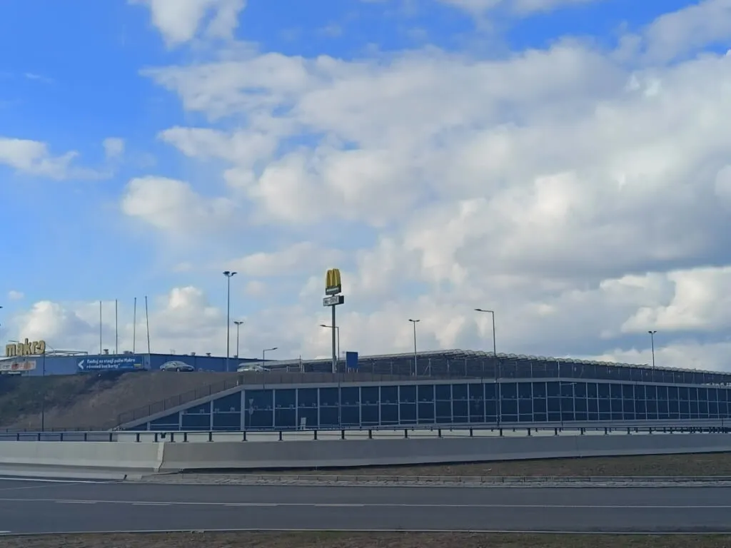 Realme 8 20210407172443 sredni