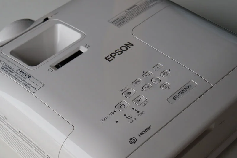 Test projektora Epson EH-TW5700