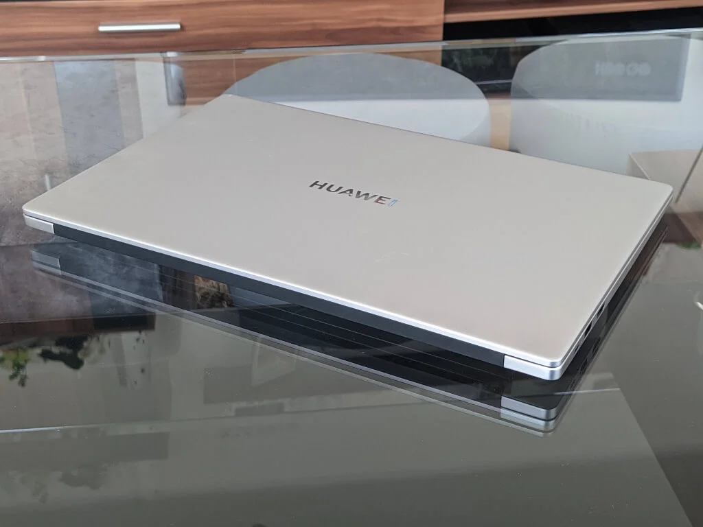 Huawei D15 20210528 092043782 sredni