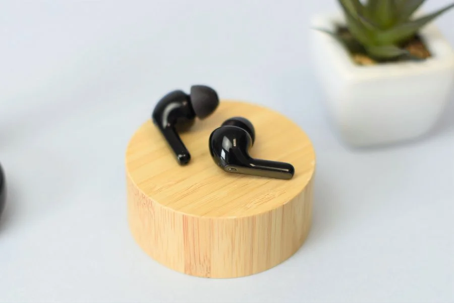 LG TONE Free UVnano 5