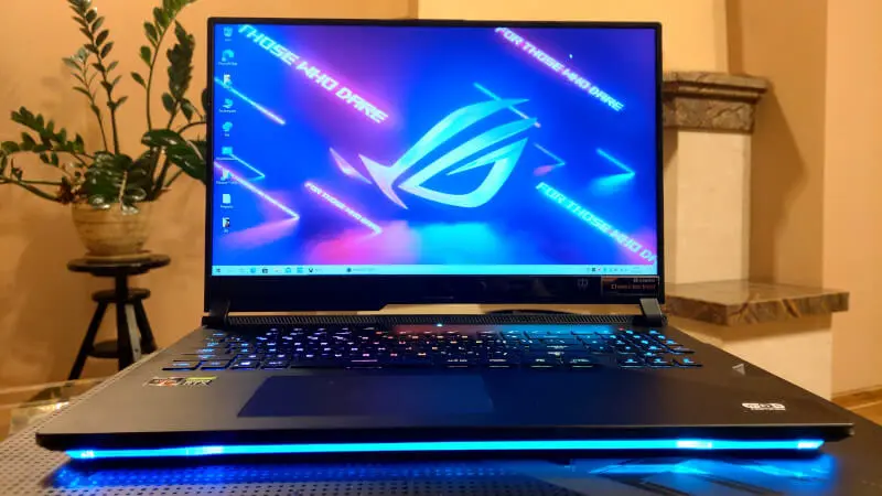 ASUS Rog Strix Scar G733Q 2