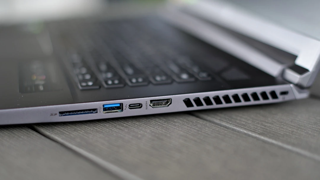 Acer Predator Triton 500 SE 005