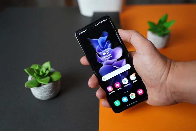 Samsung Galaxy Z Flip3