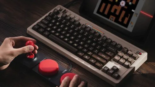 8BitDo ma nowości dla miłośników Commodore 64. Można poczuć nostalgię