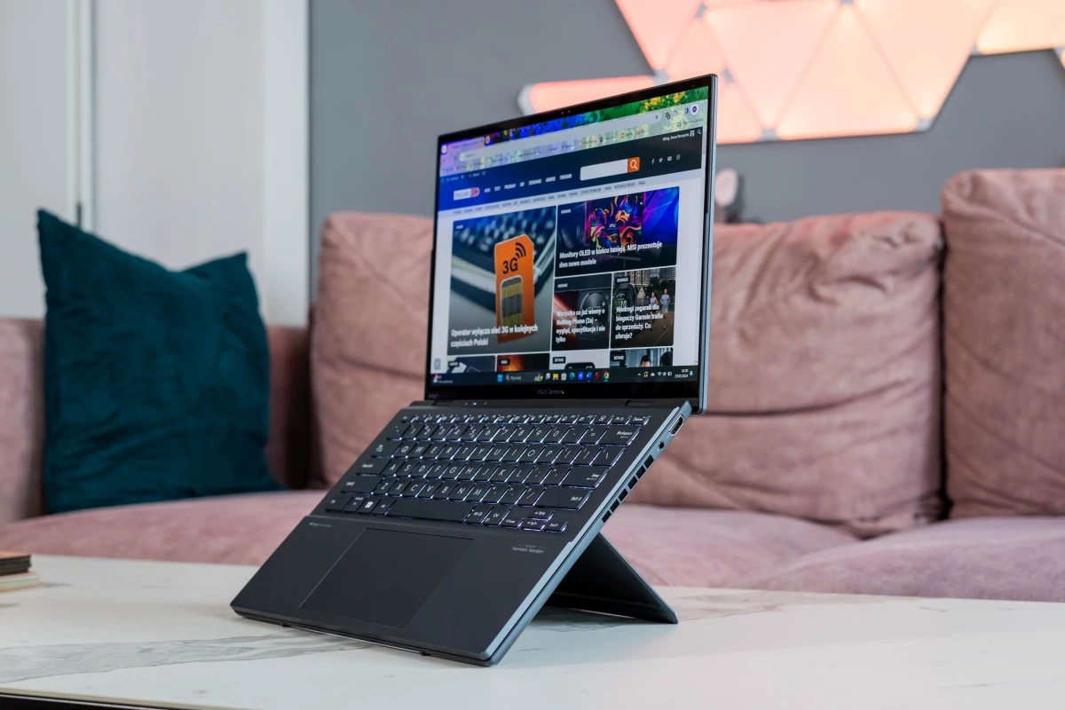 Asus Zenbook Duo UX8406