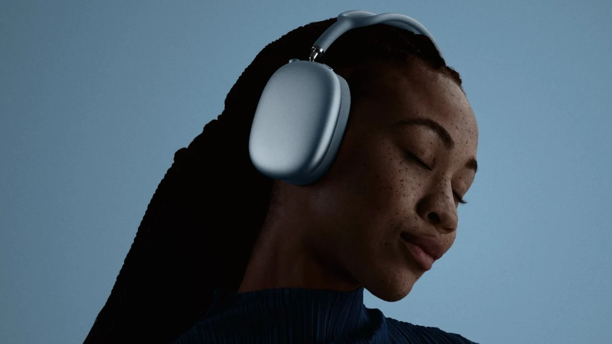 Apple prezentuje AirPods Max 2. Wystarczy kiwnąć głową, żeby nimi sterować