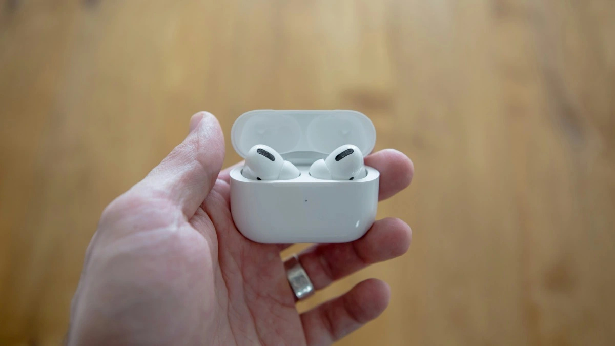 AirPodsy stały się lepsze. Polacy mają już dostęp do świetnej funkcji