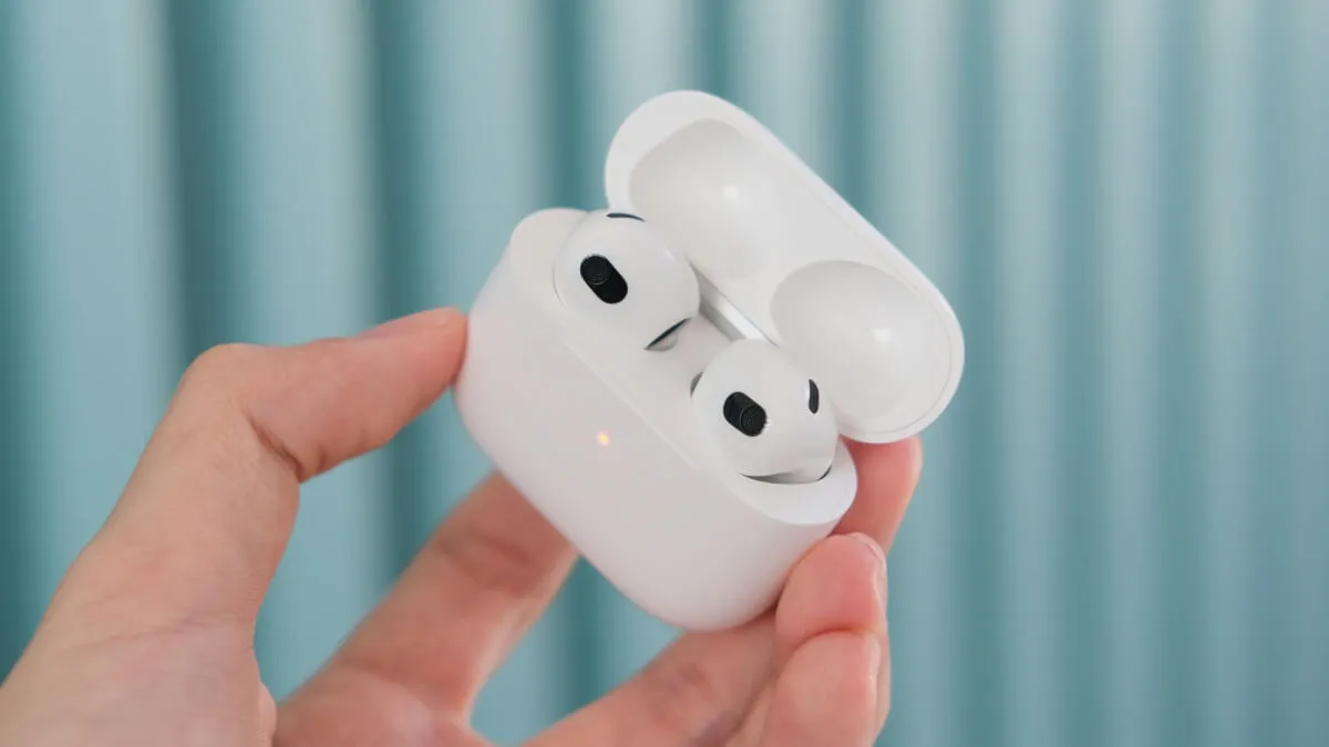 Polacy dostaną supermoce. AirPods zaczną tłumaczyć na żywo