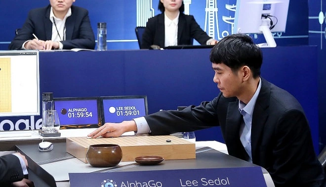 AlphaGo triumfuje. Maszyna lepsza od człowieka.