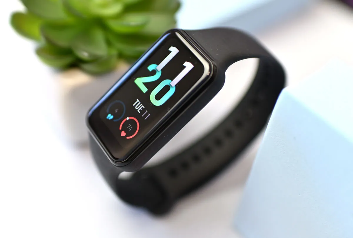 Test taniej i funkcjonalnej opaski fitness Amazfit Band 7