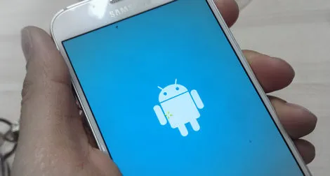 Android wciąż najpopularniejszym systemem mobilnym w USA. Apple goni lidera