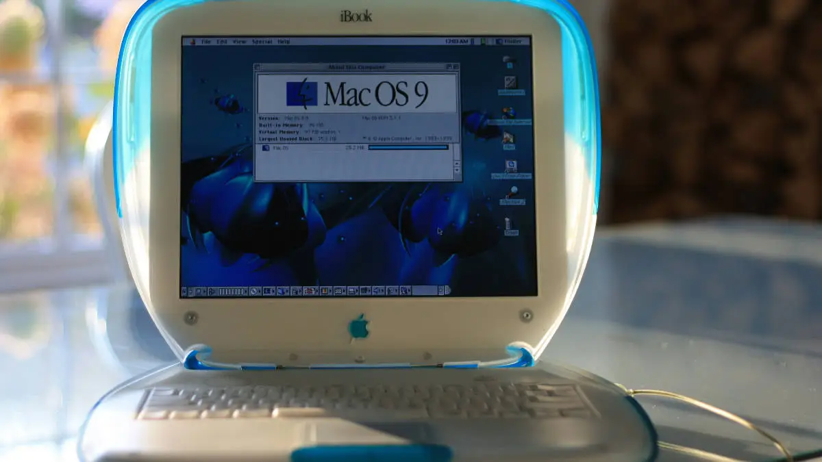 Minęło ponad 20 lat. Stary Apple iBook wciąż łapie Wi-Fi i aktualizacje