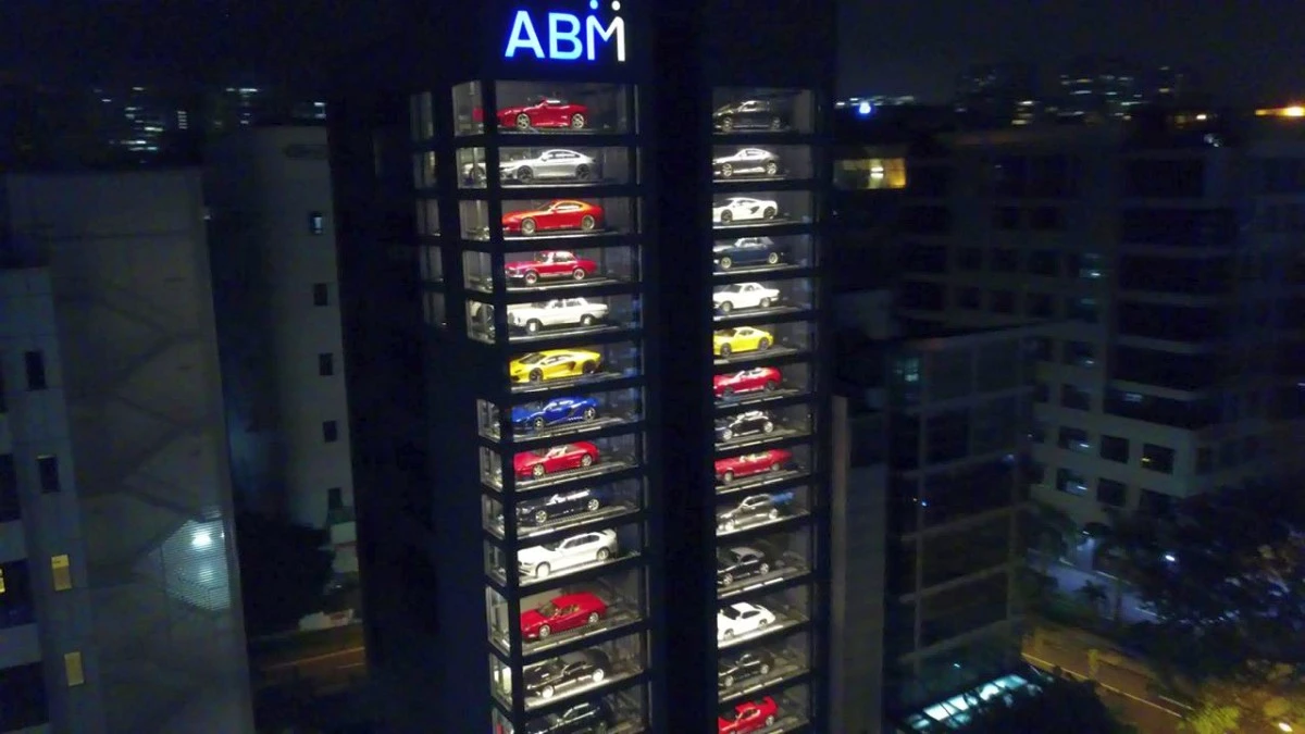 Ten automat sprzedaje supersamochody. Nie uwierzysz, że istnieje