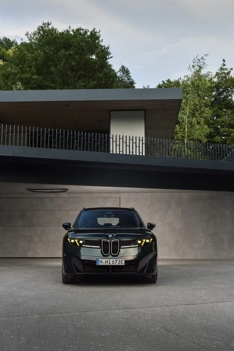 BMW iX3 M60 xDrive: przód