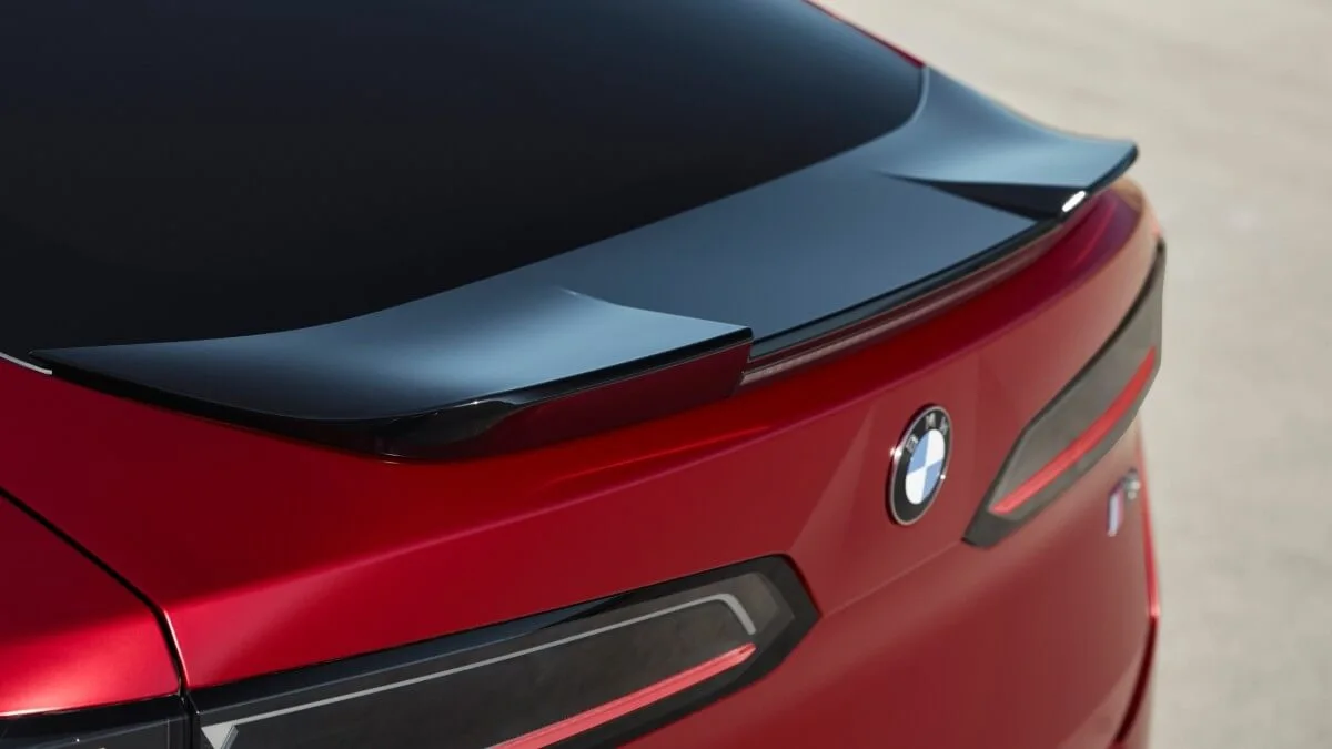 BMW iX4 M60: spojler